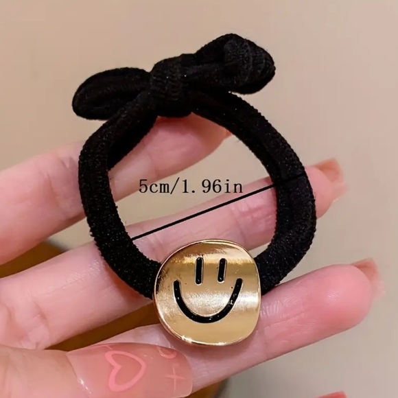 NEW| Women’s 5pcs Smiling Face Elastic Hair Ties - Picture 5 of 5
